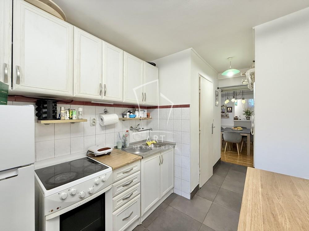 Stan na prodaju u Beogradu, Dedinje, 93m2, cena 335000 evra