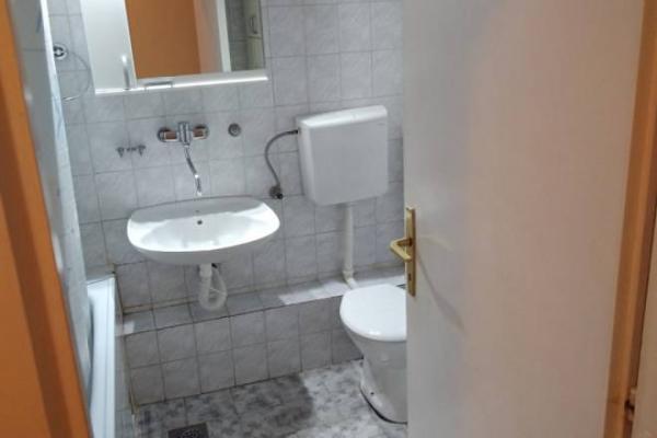 Stan na prodaju u Beogradu, Novi Beograd blok 22, trosoban, 79m2, cena 355000 evra