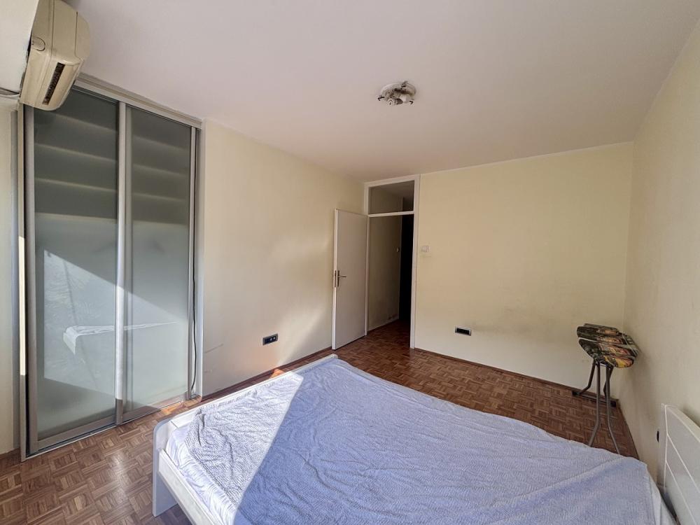 Stan na prodaju u Beogradu, Novi Beograd blok 22, trosoban, 79m2, cena 305000 evra