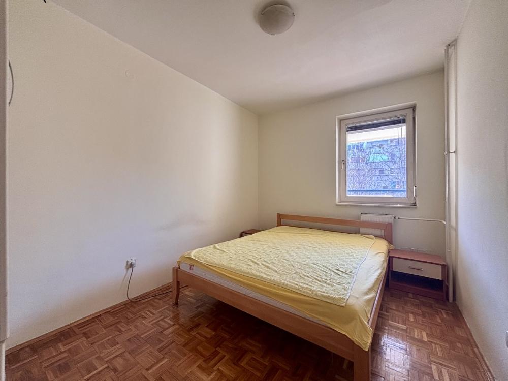 Stan na prodaju u Beogradu, Novi Beograd blok 22, trosoban, 79m2, cena 305000 evra