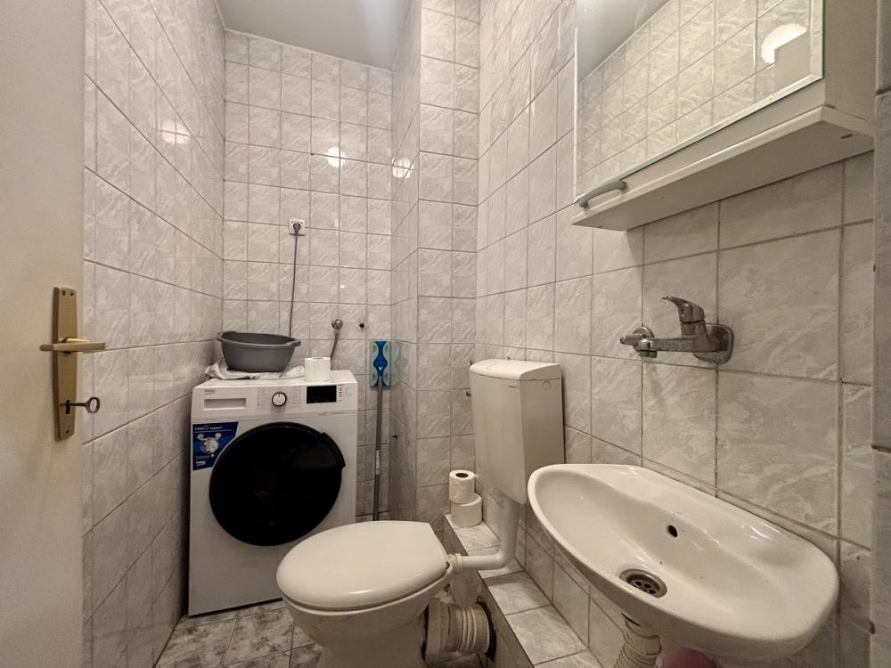 Stan na prodaju u Beogradu, Novi Beograd blok 22, trosoban, 79m2, cena 305000 evra
