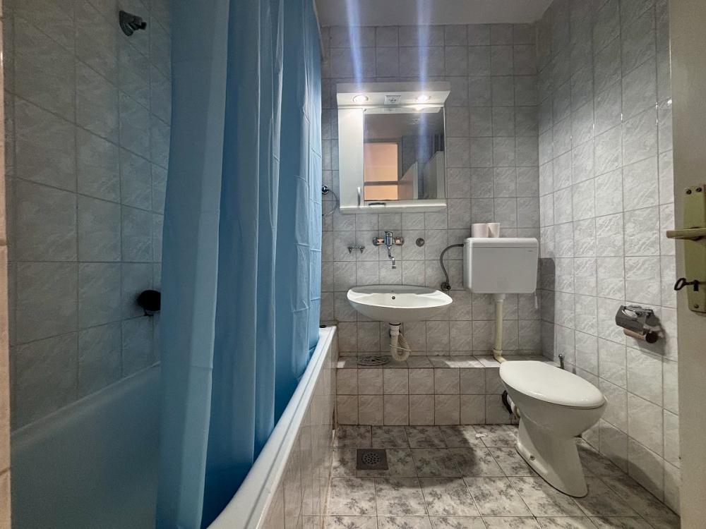 Stan na prodaju u Beogradu, Novi Beograd blok 22, trosoban, 79m2, cena 305000 evra