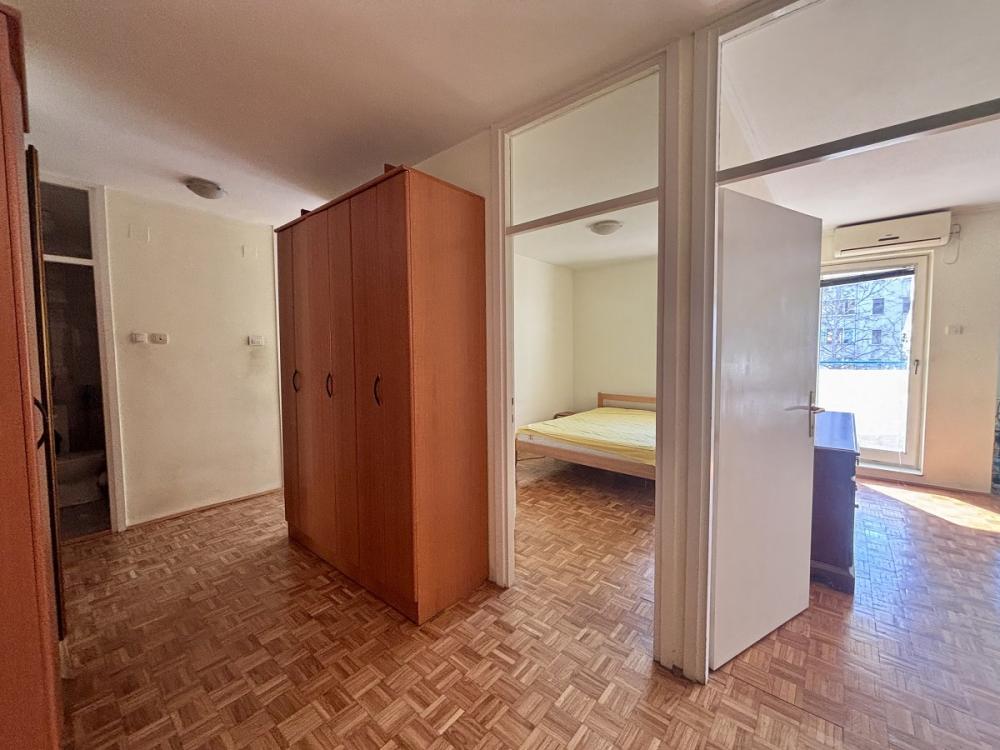 Stan na prodaju u Beogradu, Novi Beograd blok 22, trosoban, 79m2, cena 305000 evra