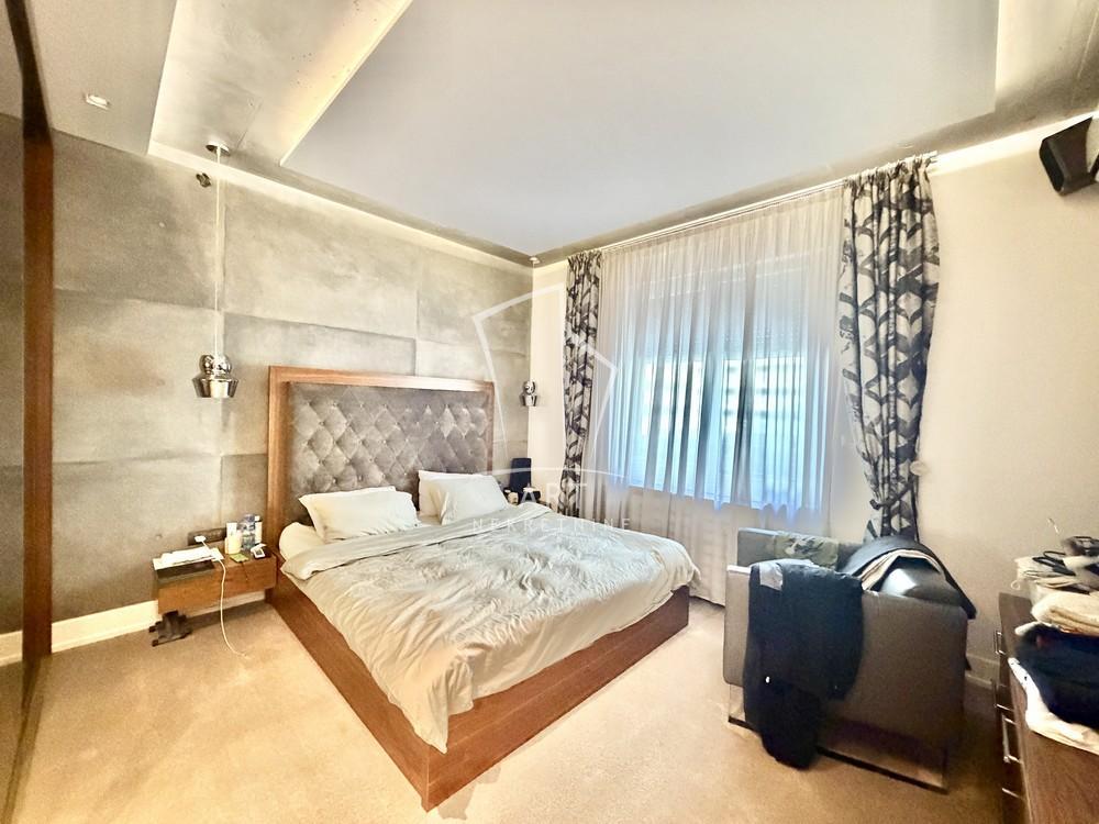 Stan na prodaju u Beogradu, Novi Beograd blok 11C (Stari Merkator), trosoban, 80m2, cena 360000 evra