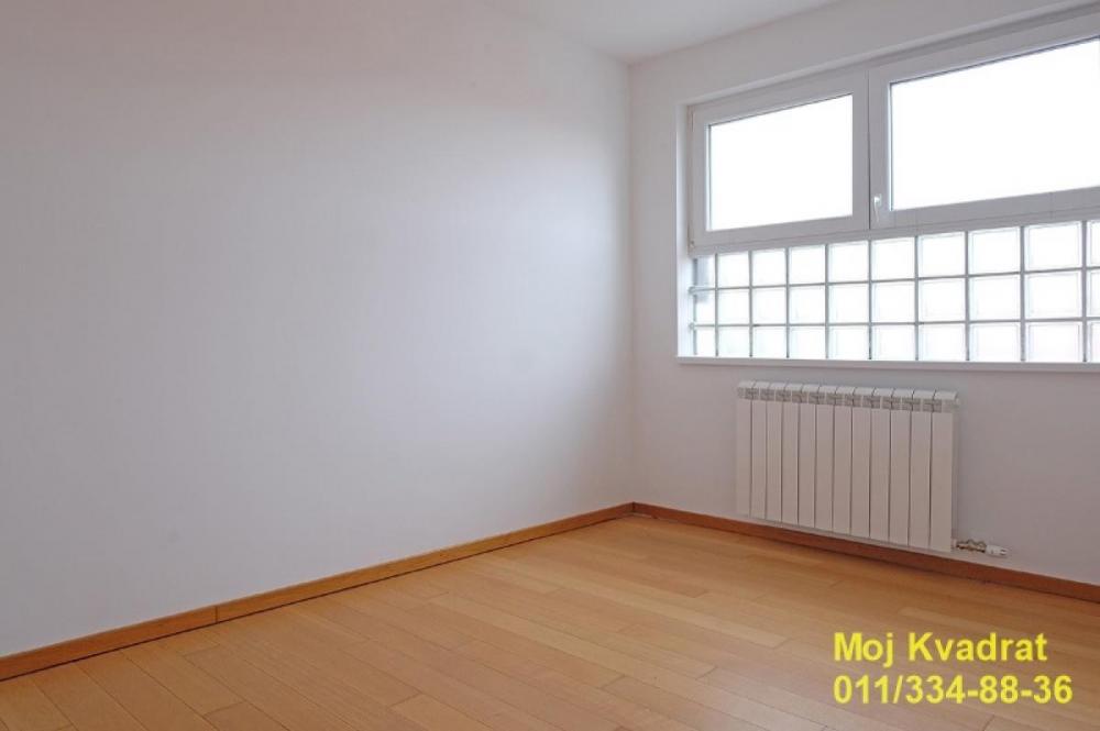 Stan na prodaju u Beogradu, Voždovac, trosoban, 94m2, cena 329000 evra