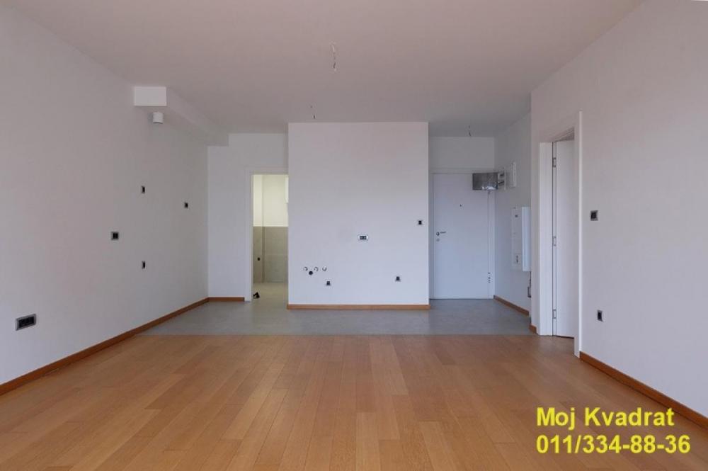 Stan na prodaju u Beogradu, Voždovac, trosoban, 94m2, cena 329000 evra