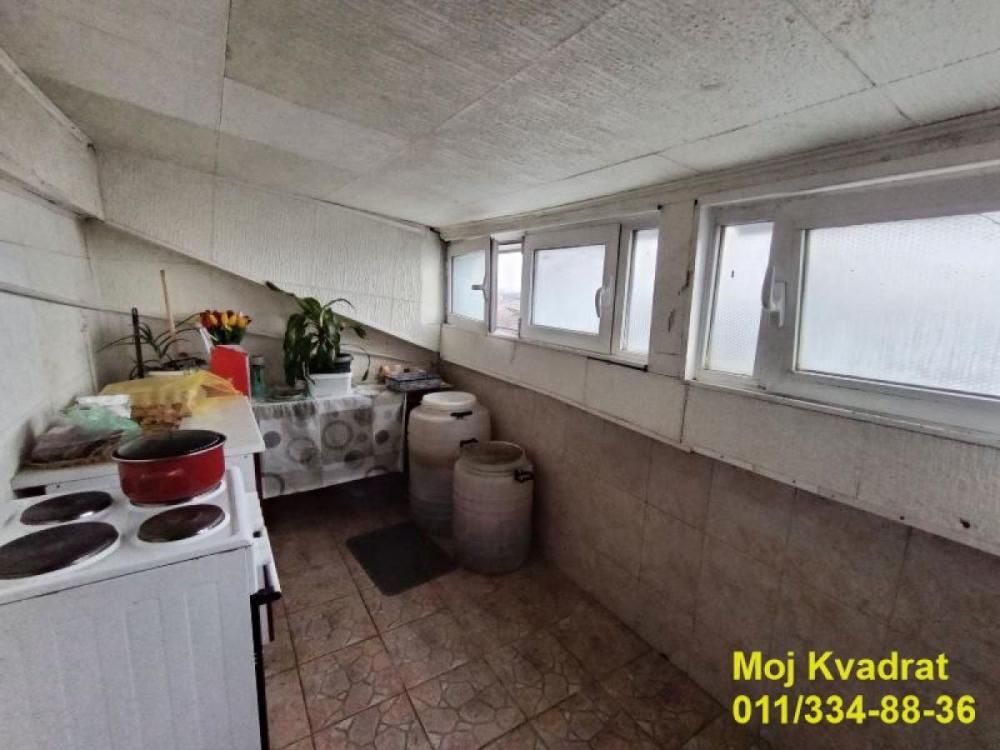 Stan na prodaju u Beogradu, Čukarica, troiposoban, 71m2, cena 106000 evra