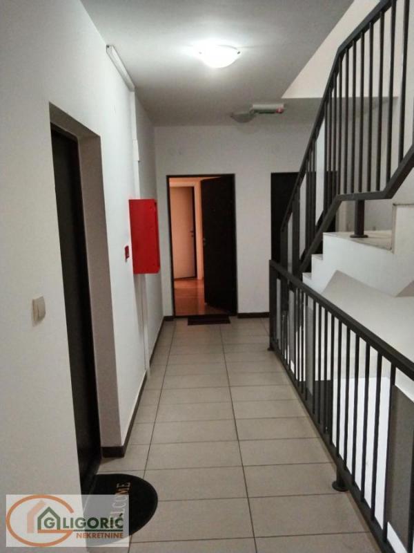 Stan na prodaju u Beogradu, Krnjača, jednoiposoban, 40m2, cena 99000 evra