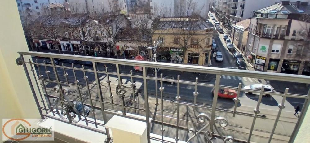 Stan na prodaju u Beogradu, Đeram pijaca, dvoiposoban, 51m2, cena 225000 evra