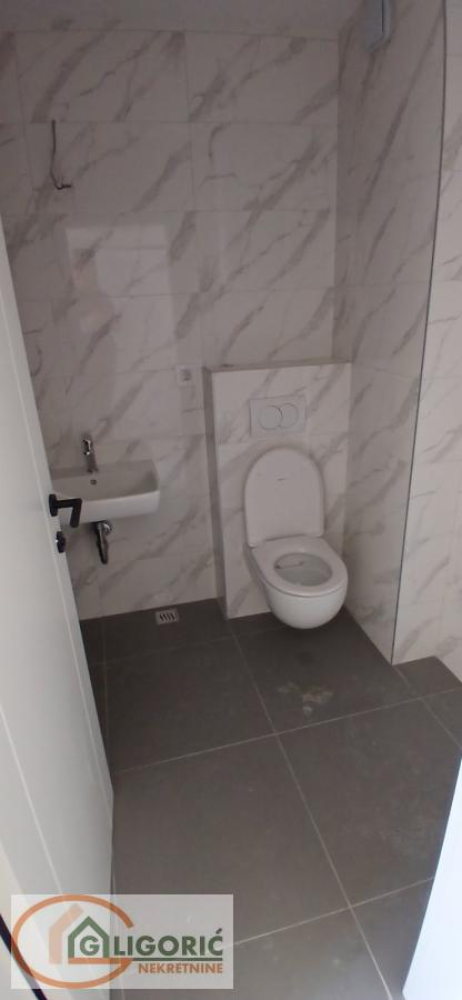 Stan na prodaju u Beogradu, Đeram pijaca, dvoiposoban, 51m2, cena 225000 evra