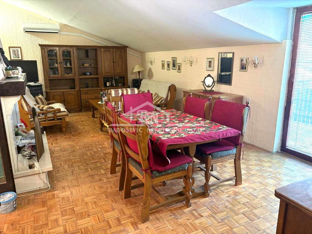 Stan na prodaju u Beogradu, Petlovo brdo, trosoban, 88m2, cena 145000 evra