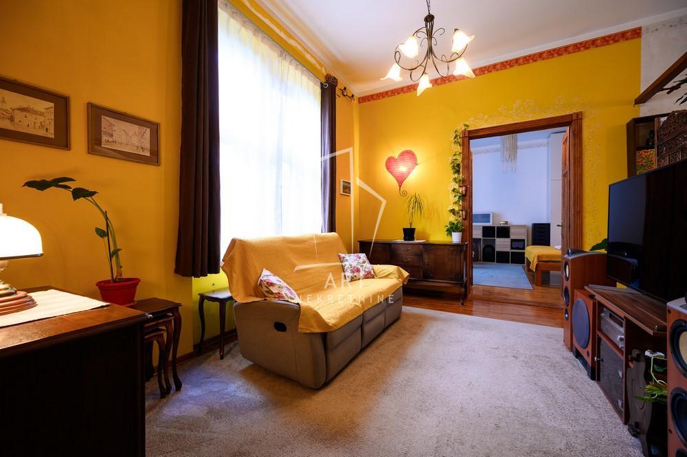 Stan na prodaju u Beogradu, Zemun, trosoban, 60m2, cena 220000 evra