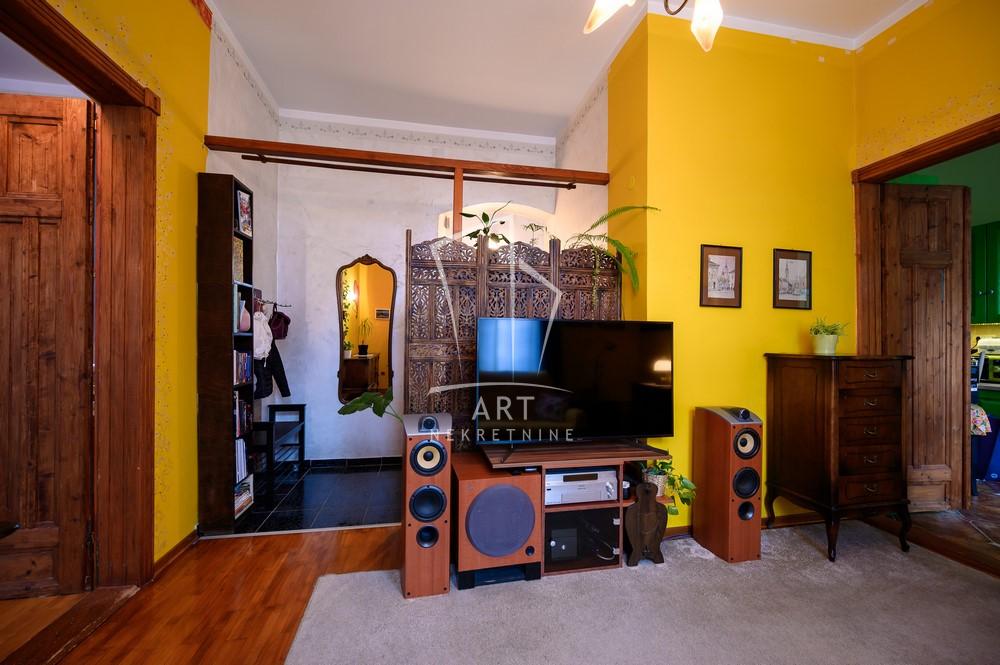 Stan na prodaju u Beogradu, Zemun, trosoban, 60m2, cena 220000 evra