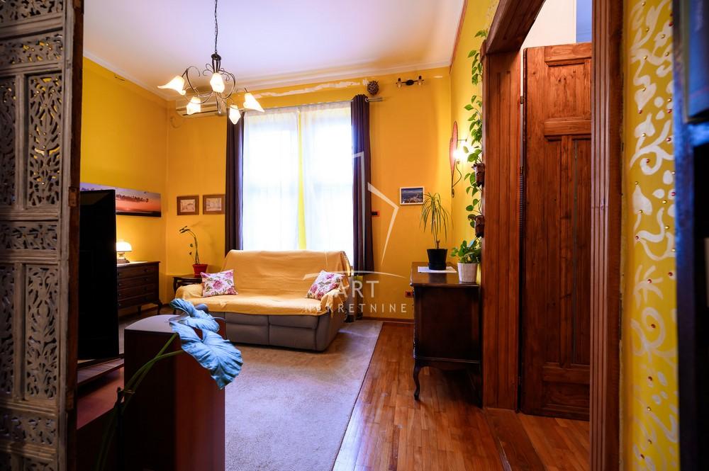 Stan na prodaju u Beogradu, Zemun, trosoban, 60m2, cena 220000 evra