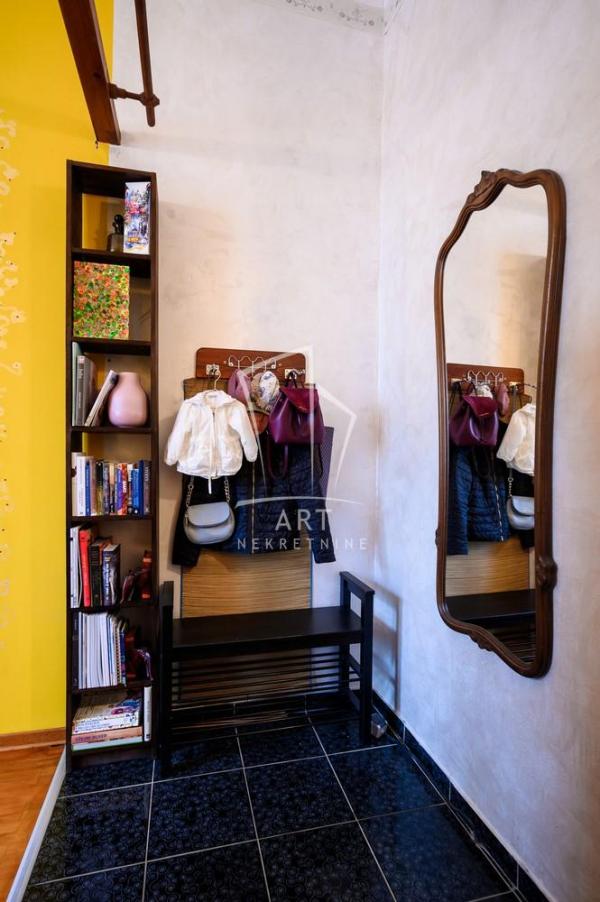 Stan na prodaju u Beogradu, Zemun, trosoban, 60m2, cena 220000 evra