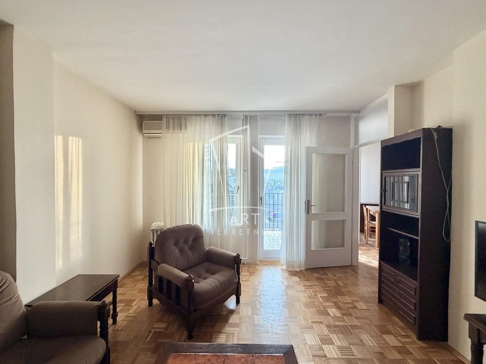 Stan na prodaju u Beogradu, Vračar, trosoban, 88m2, cena 308000 evra