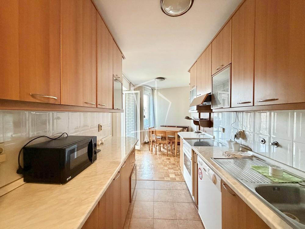 Stan na prodaju u Beogradu, Vračar, trosoban, 88m2, cena 308000 evra