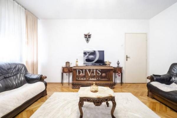 Stan na prodaju u Beogradu, Gornji grad, trosoban, 82m2, cena 229600 evra