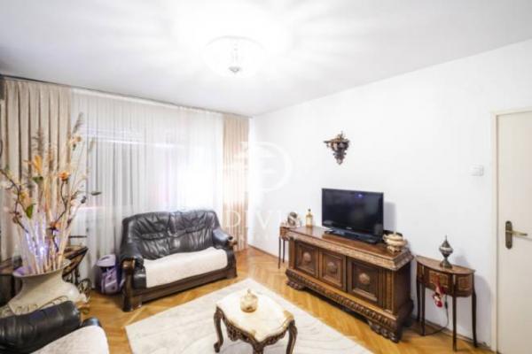 Stan na prodaju u Beogradu, Gornji grad, trosoban, 82m2, cena 229600 evra