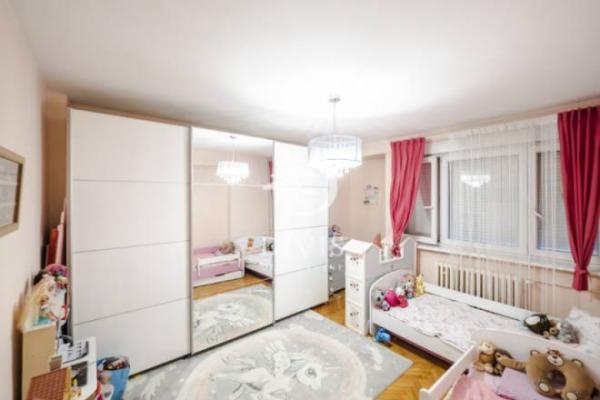 Stan na prodaju u Beogradu, Gornji grad, trosoban, 82m2, cena 229600 evra