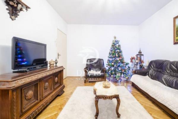 Stan na prodaju u Beogradu, Gornji grad, trosoban, 82m2, cena 229600 evra