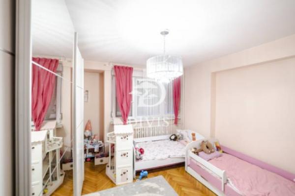 Stan na prodaju u Beogradu, Gornji grad, trosoban, 82m2, cena 229600 evra