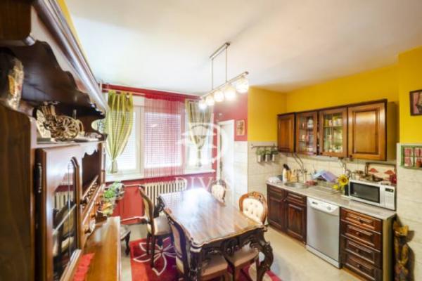 Stan na prodaju u Beogradu, Gornji grad, trosoban, 82m2, cena 229600 evra