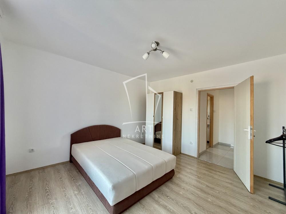 Stan na prodaju u Beogradu, Zemun, 638m2, cena 670000 evra