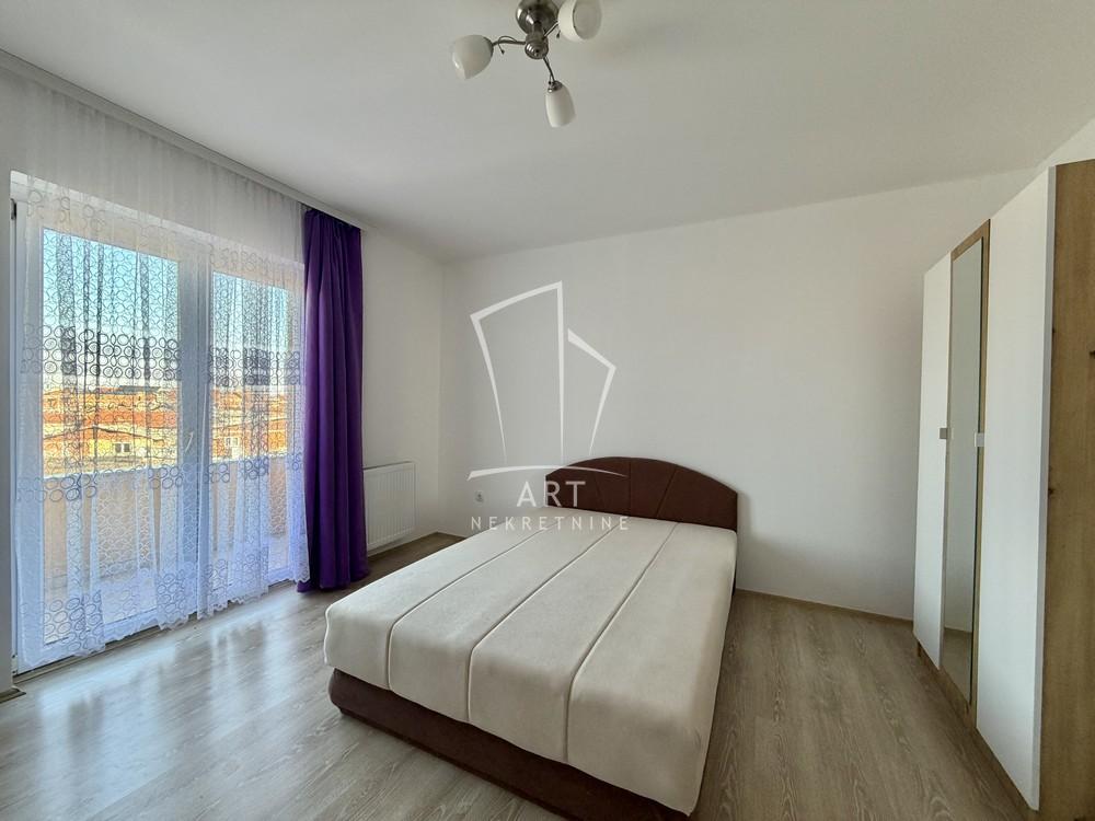 Stan na prodaju u Beogradu, Zemun, 638m2, cena 670000 evra