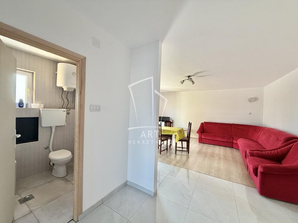 Stan na prodaju u Beogradu, Zemun, 638m2, cena 670000 evra