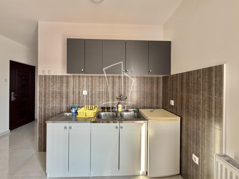 Stan na prodaju u Beogradu, Zemun, 638m2, cena 670000 evra