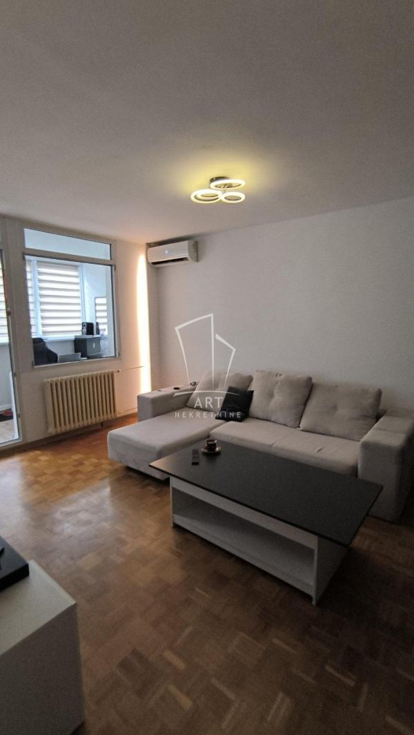 Stan na prodaju u Beogradu, Čukarica, jednoiposoban, 43m2, cena 140000 evra