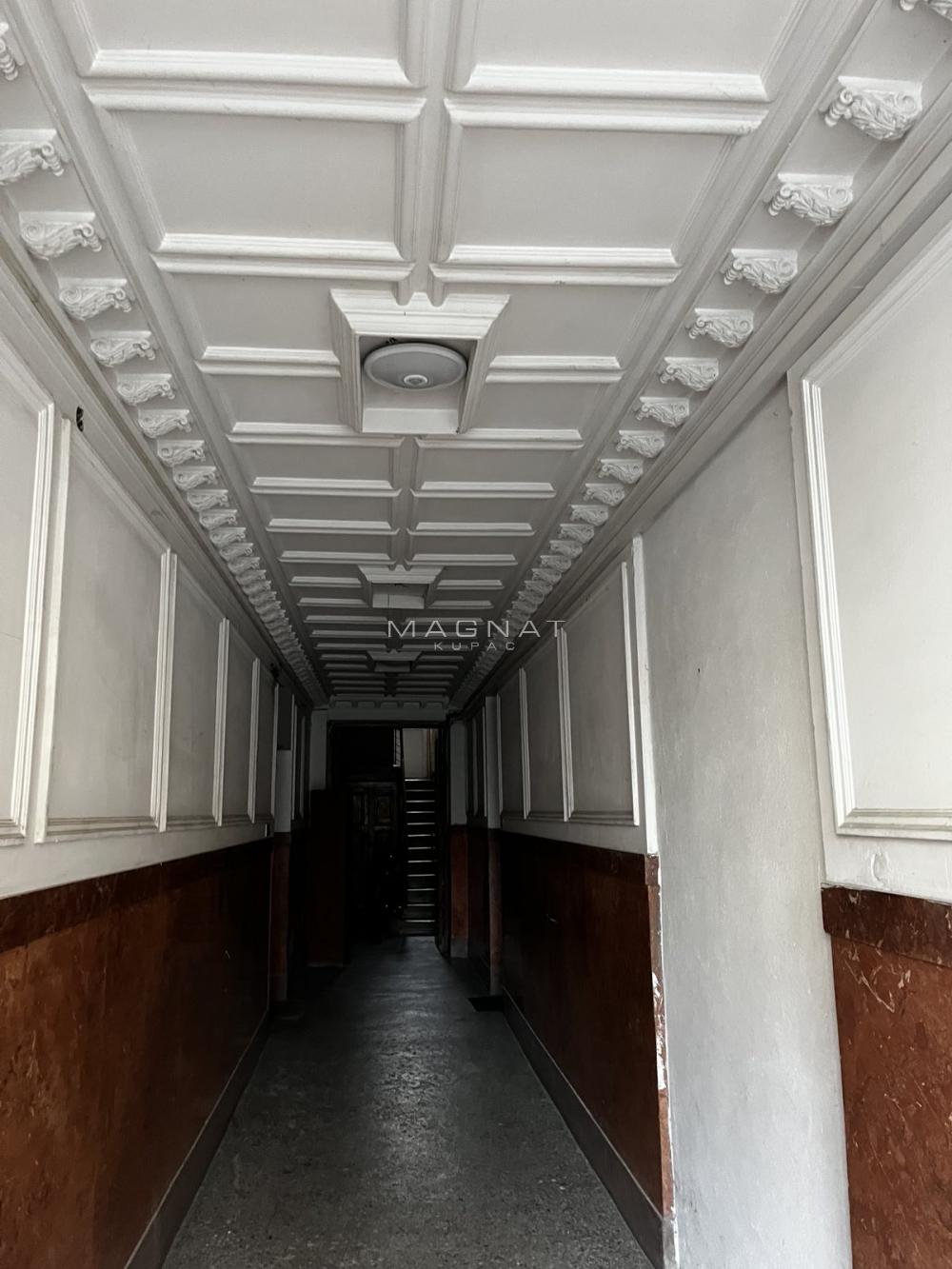 Stan na prodaju u Beogradu, Autokomanda, trosoban, 72m2, cena 220000 evra