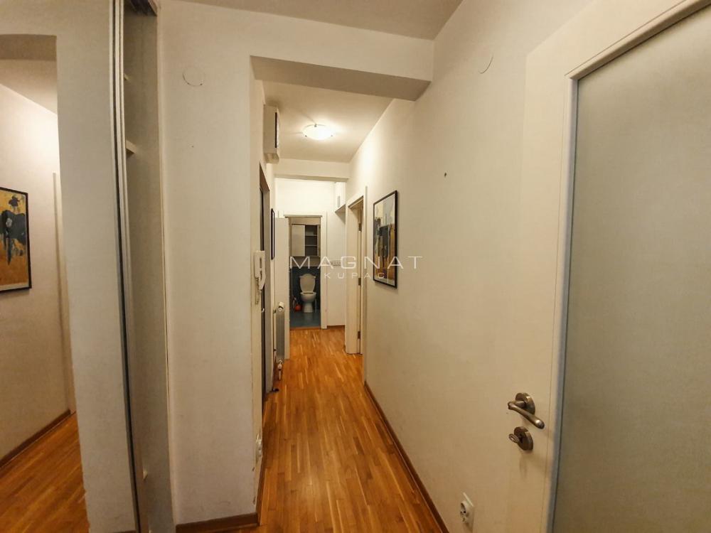 Stan na prodaju u Beogradu, Vračar, trosoban, 57m2, cena 227000 evra