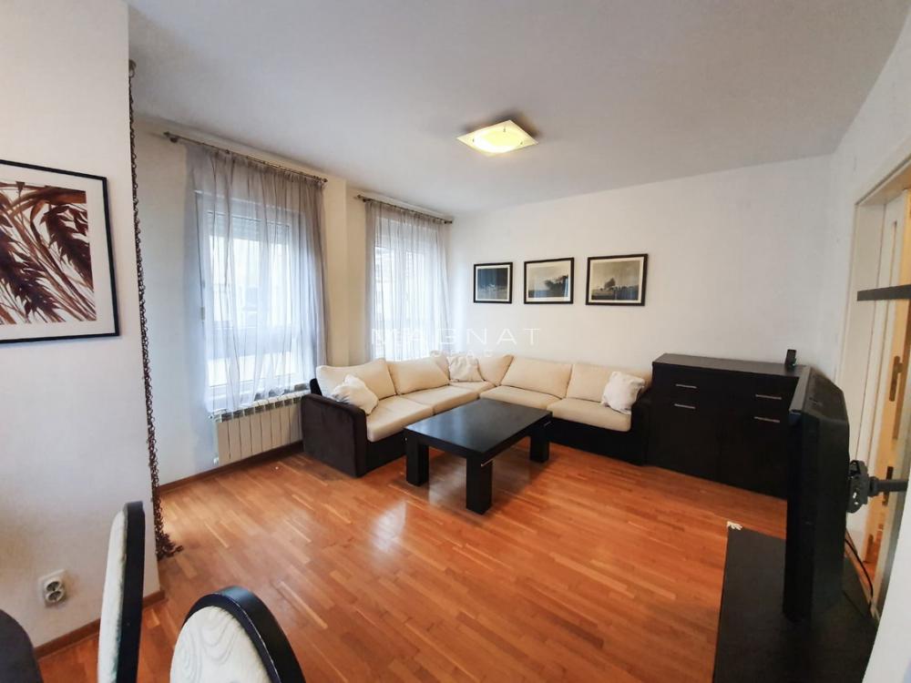 Stan na prodaju u Beogradu, Vračar, trosoban, 57m2, cena 227000 evra