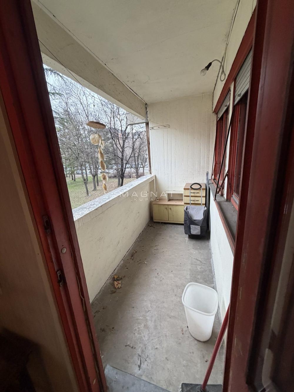 Stan na prodaju u Beogradu, Novi Beograd blok 11 (Hotel Jugoslavija), dvosoban, 67m2, cena 239500 evra