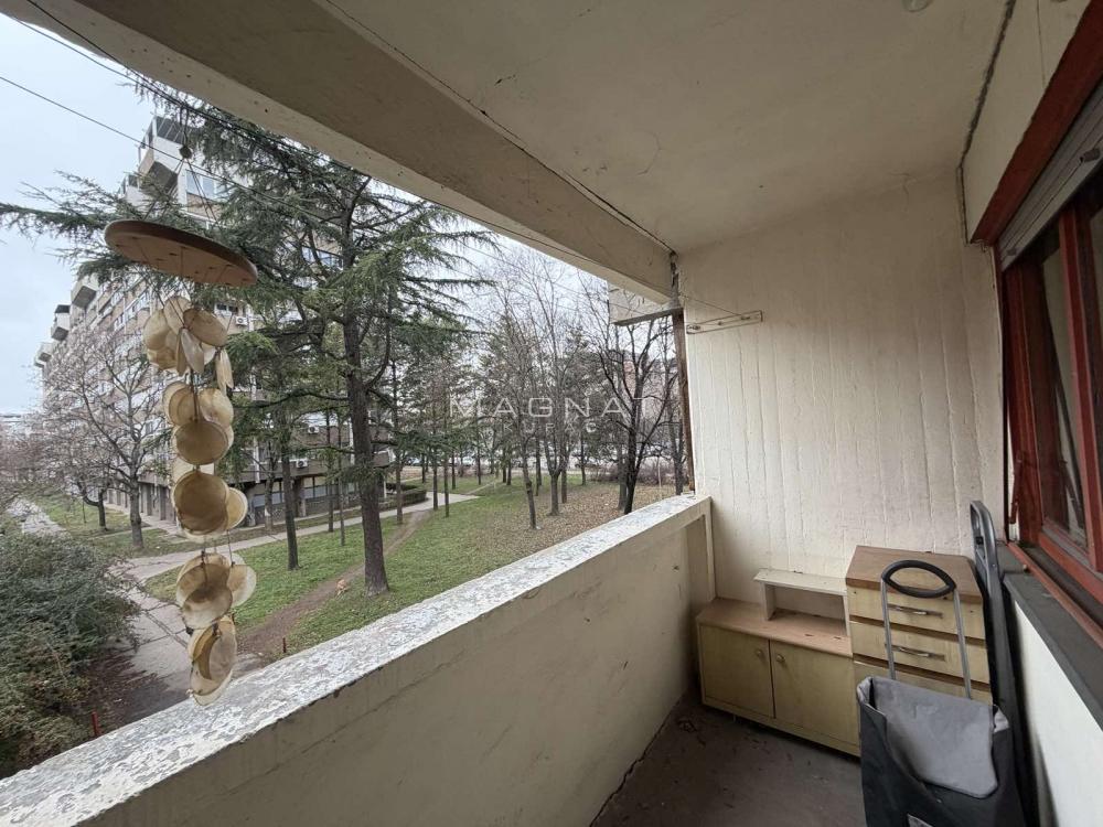 Stan na prodaju u Beogradu, Novi Beograd blok 11 (Hotel Jugoslavija), dvosoban, 67m2, cena 239500 evra