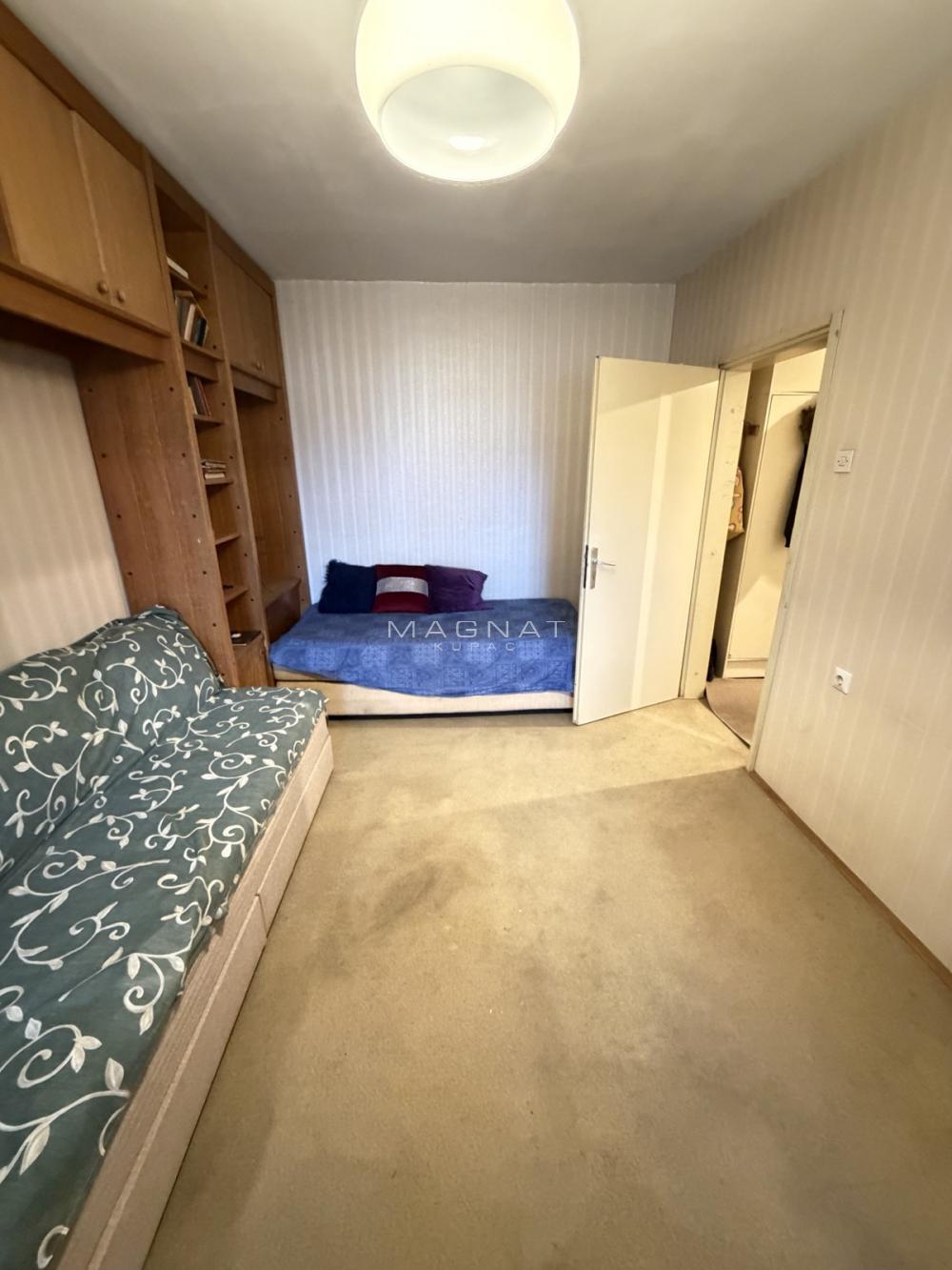 Stan na prodaju u Beogradu, Novi Beograd blok 11 (Hotel Jugoslavija), dvosoban, 67m2, cena 239500 evra