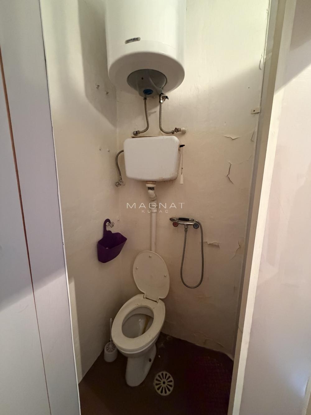 Stan na prodaju u Beogradu, Zemun, 18m2, cena 78000 evra