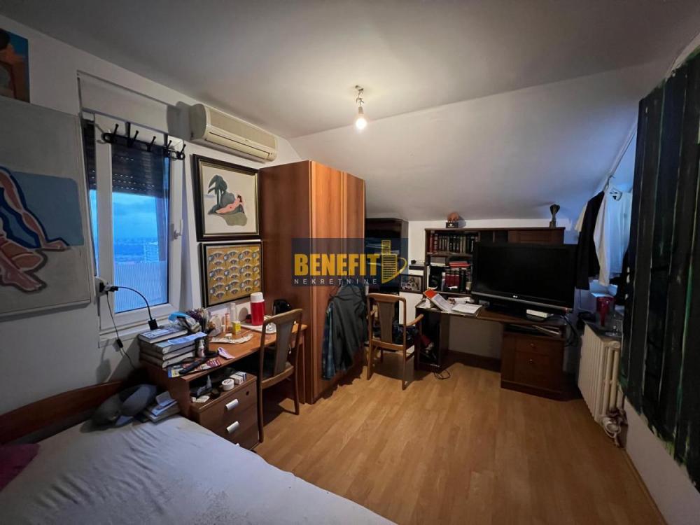 Stan na prodaju u Beogradu, Banovo brdo, trosoban, 96m2, cena 335000 evra