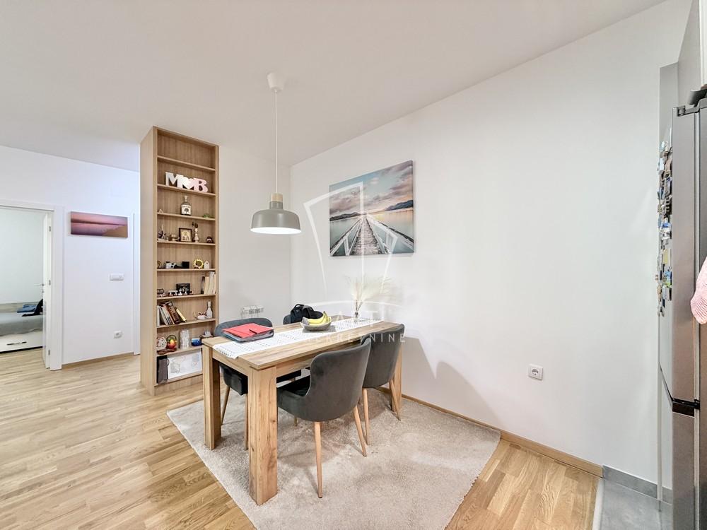 Stan na prodaju u Beogradu, Rakovica, dvoiposoban, 60m2, cena 195000 evra