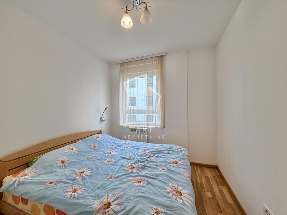 Stan na prodaju u Beogradu, Višnjička banja, jednoiposoban, 45m2, cena 145990 evra