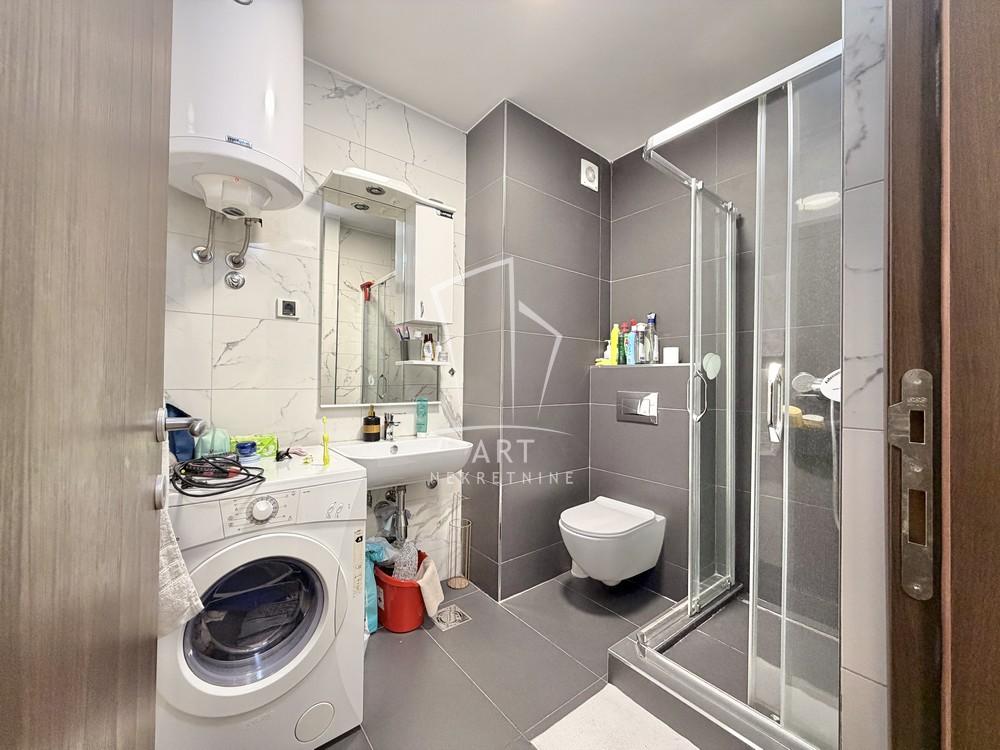 Stan na prodaju u Beogradu, Višnjička banja, jednoiposoban, 45m2, cena 145990 evra