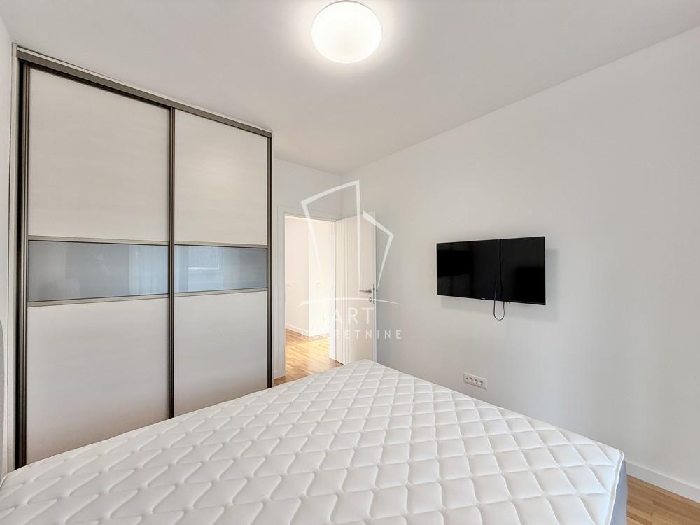 Stan na prodaju u Beogradu, Voždovac, cetvorosoban, 105m2, cena 415000 evra