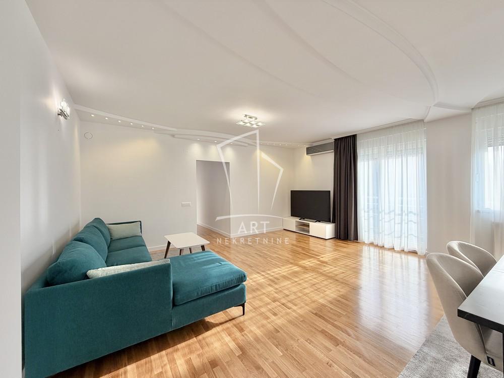 Stan na prodaju u Beogradu, Voždovac, cetvorosoban, 105m2, cena 415000 evra