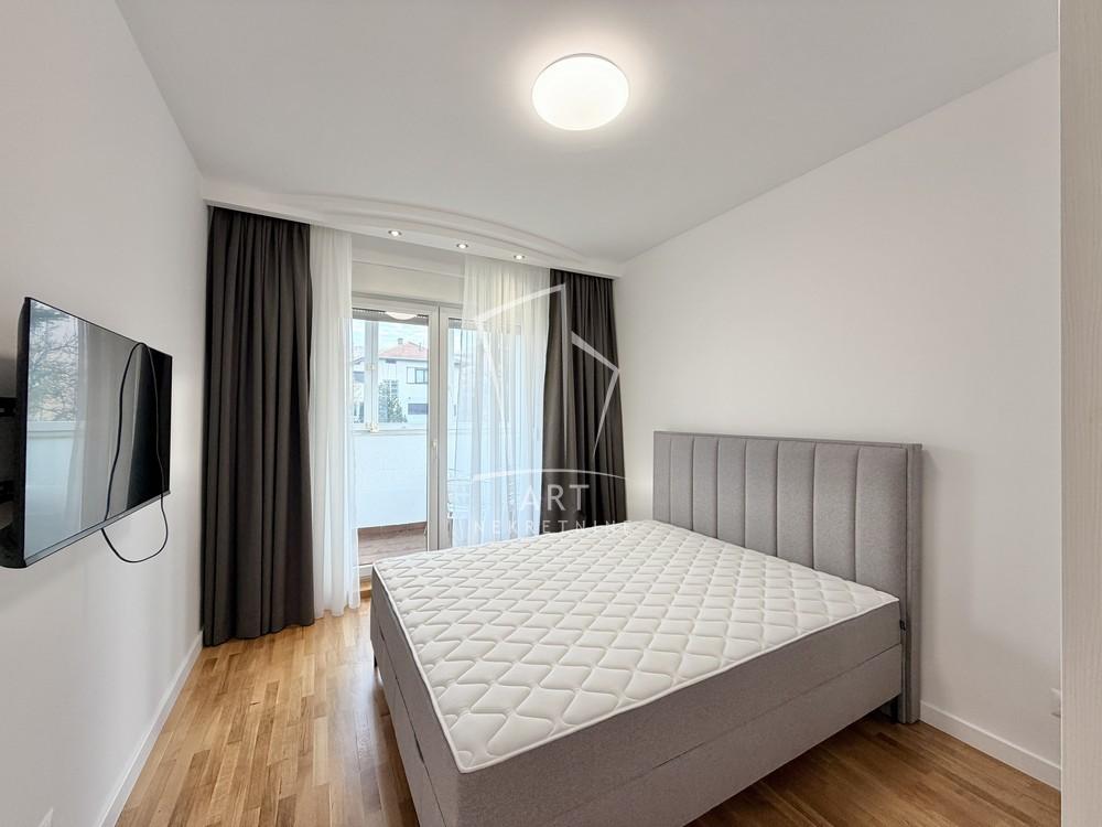 Stan na prodaju u Beogradu, Voždovac, cetvorosoban, 105m2, cena 415000 evra