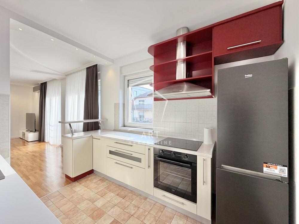 Stan na prodaju u Beogradu, Voždovac, cetvorosoban, 105m2, cena 415000 evra