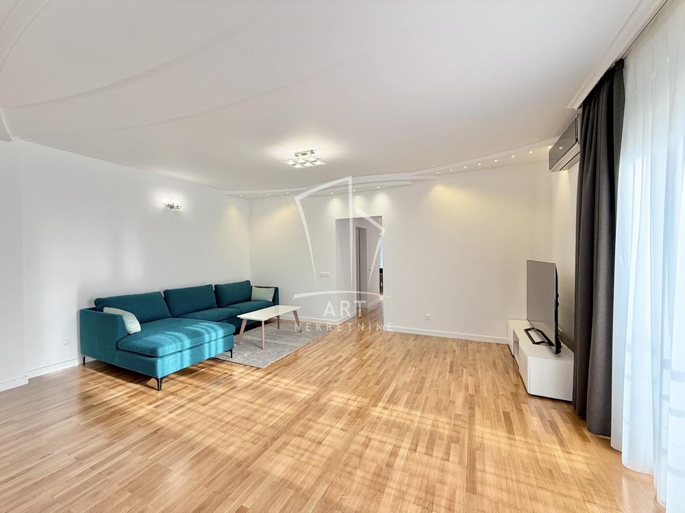 Stan na prodaju u Beogradu, Voždovac, cetvorosoban, 105m2, cena 415000 evra