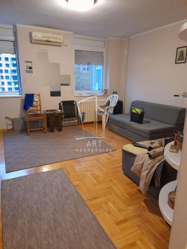 Stan na prodaju u Beogradu, Banovo brdo, jednosoban, 40m2, cena 135000 evra