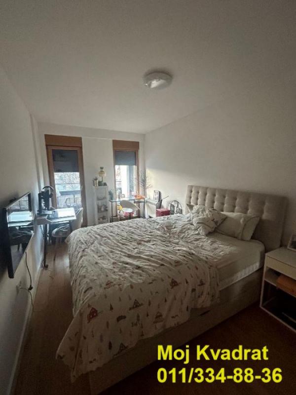 Stan na prodaju u Beogradu, Tošin bunar, trosoban, 71m2, cena 320000 evra